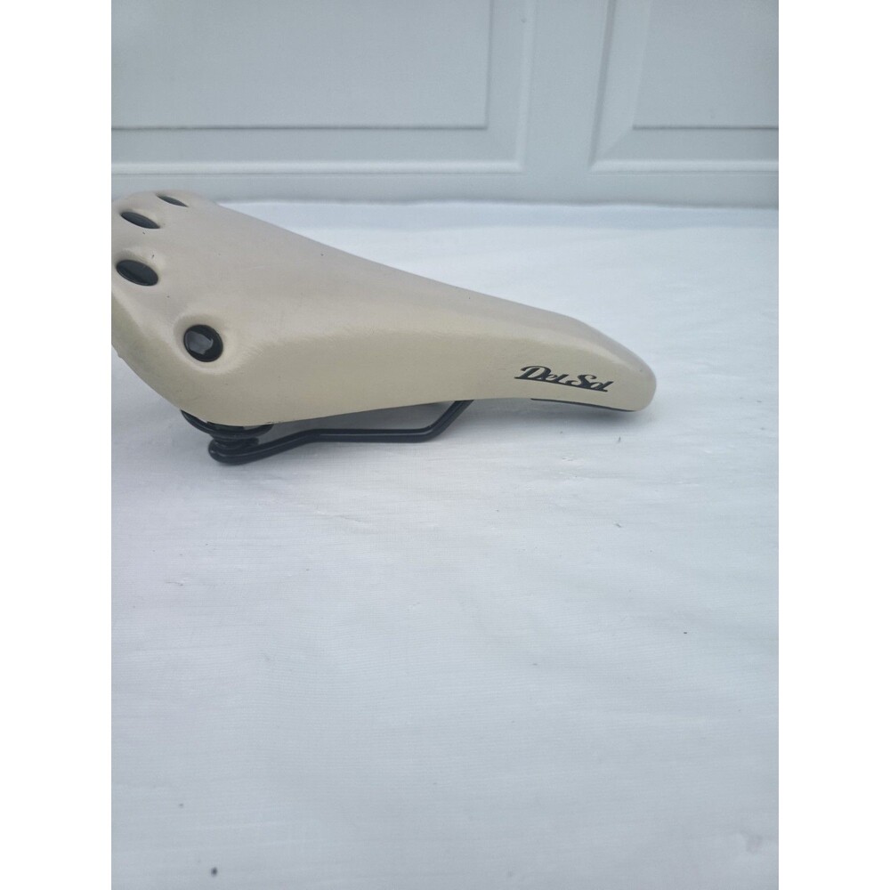 Vintage DeSot Bicycle Saddle Seat White Cream Fixie Road Bike Track Cycling